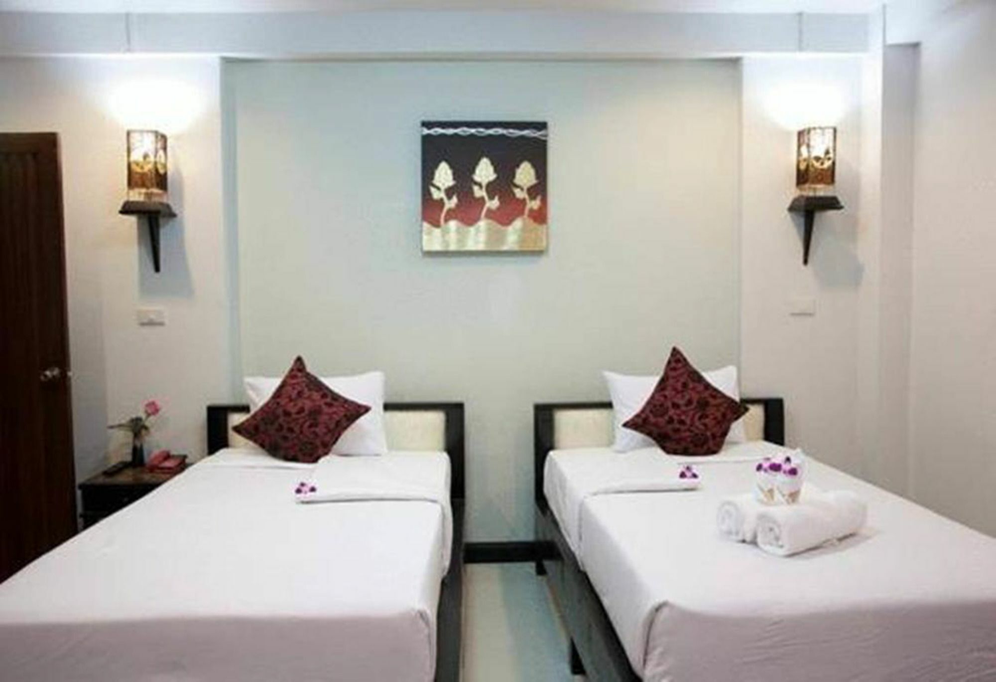 Hotel Spring@Tapae à Chiang Mai Extérieur photo