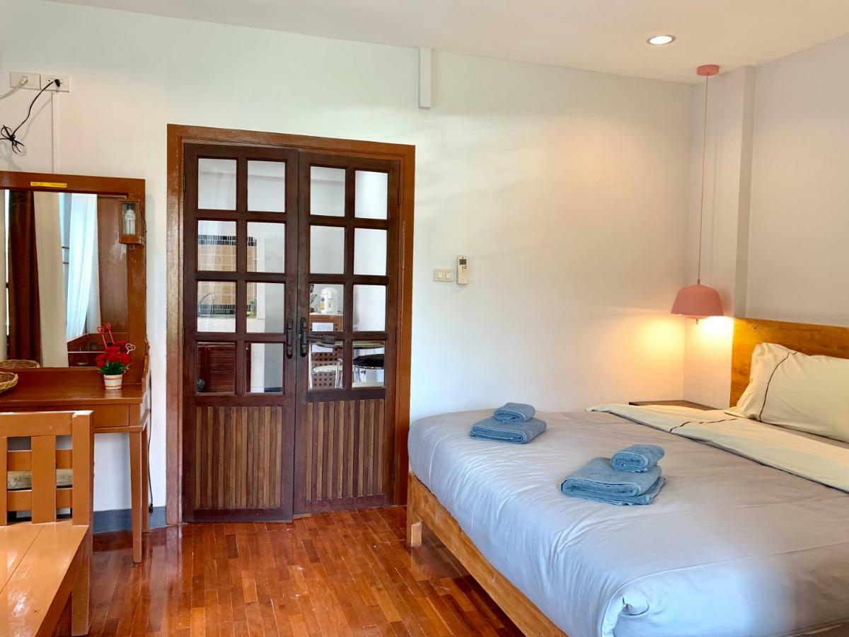 Hotel Spring@Tapae à Chiang Mai Extérieur photo