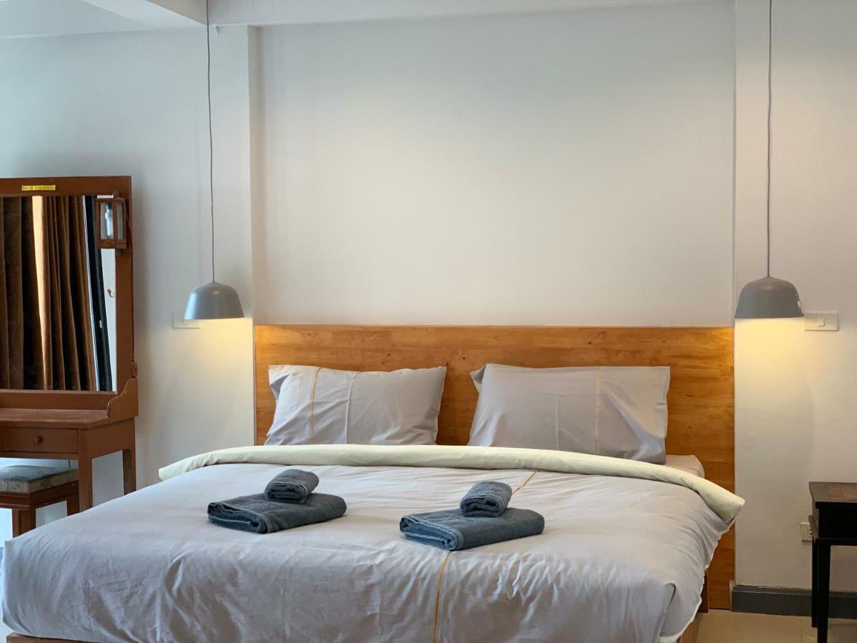 Hotel Spring@Tapae à Chiang Mai Extérieur photo