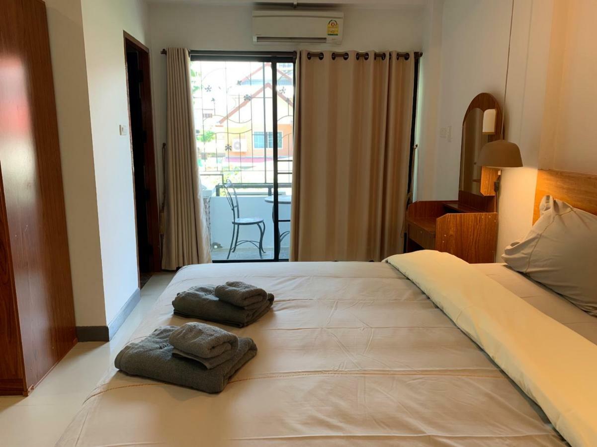 Hotel Spring@Tapae à Chiang Mai Extérieur photo